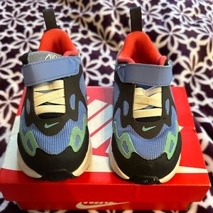 Toddler air max 270 RT  size 8C multicolored